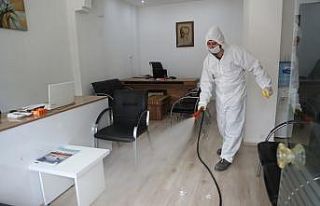 Pamukkale Belediyesi esnafların işyerlerini dezenfekte...
