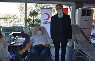 Pandemiye rağmen rekor kan bağışı