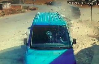 Park halindeki aracın içinde hayatının şokunu...