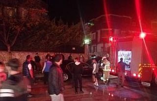 Park halindeki otomobil alev aldı