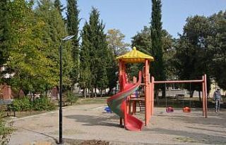 Parklar güneş enerjisi ile aydınlatılacak