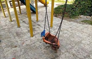 Parklara zarar verildi