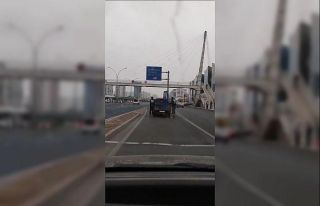 Patenli gençlerin yağışlı havada tehlikeli yolculuğu