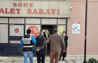 Perdenin içine saklanan uyuşturucu, polisin gözünden...