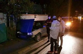 Pişkin hırsız çalıntı araçla kız arkadaşlarını...