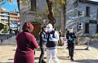 Polis şiddete karşı kadınları bilgilendirdi