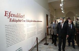 Protokol üyeleri Cumhuriyet Tarihi Müzesini gezdi