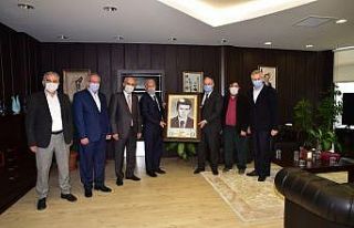 Rektör Ünal’a ’lise fotoğrafı’ sürprizi