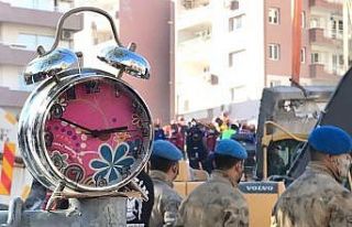 Saatlerin durduğu an: 14.51