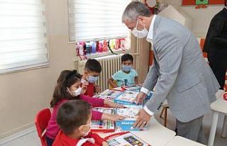 Şahinbey’de ilkokul öğrencilerine boyama seti...