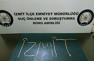 Sahte altın kolyeleri kuyumcuya satmaya çalışırken...