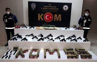 Samsun’da iş adamı 24 adet tabanca ve 6 bin 950...