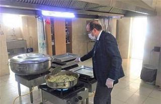 Sandıklı Belediyesi 6 yıldır 300 vatandaşa günlük...