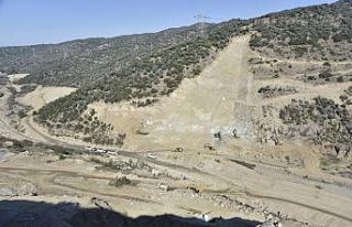 Sarıçay Barajı’nda inşaat çalışmaları devam...