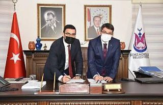 Şehzadeler Belediyesinde imzalar şirket personelleri...
