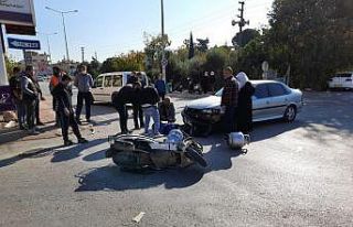Serik’te otomobille motosiklet çarpıştı: 1 yaralı