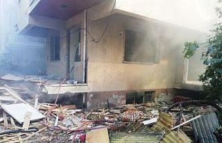 Sigara izmariti, mahalleyi duman altında bıraktı