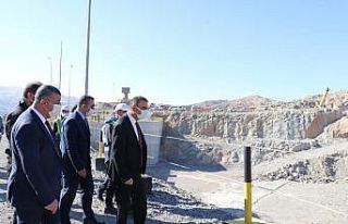 Siirt Valisi Hacıbektaşoğlu HES’te incelemelerde...
