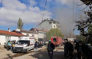 Simav’daki yangında bir ev kül oldu