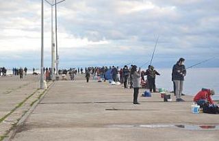 Sinop’ta amatör balıkçıların yüzü güldü