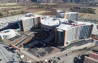 Sivas Belediyesi, Numune hastanesi bahçesini asfaltladı