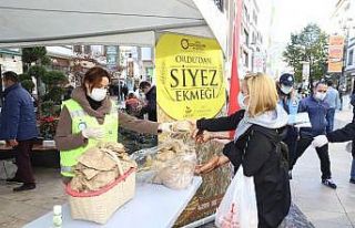 Siyez ekmeği fırından çıktı