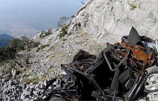 Spil’de kaderine terk edilen araçlar görüntülendi