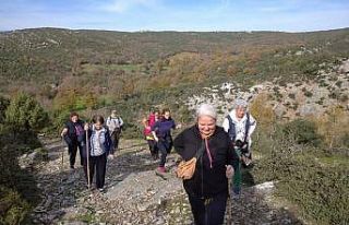 Spor yaparak, doğayı keşfediyorlar
