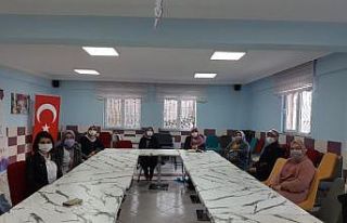 Şuhutlu kadınlar Kadın Kültür Evi’ni tanıyor