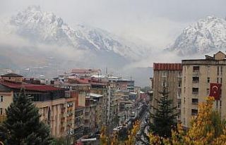 Sümbül Dağı karla kaplandı