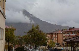 Sümbül Dağı’na kar yağdı