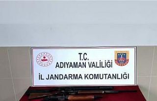 Şüpheli araçta pompalı av tüfekleri bulundu