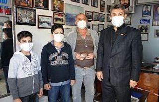 Suriyeli çocuklar buldukları cüzdanı sahibine...