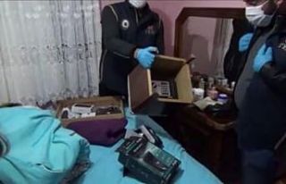Taburenin altındaki kasadan 40 bin dolar çıktı