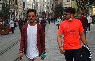Taksim’de drone destekli korona virüs denetimi