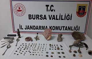 Tarihi eserleri 150 bin dolara jandarmaya satmaya...