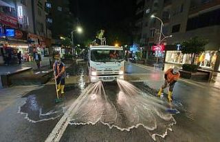Tarsus’ta cadde ve kaldırımlar Büyükşehir Belediyesince...
