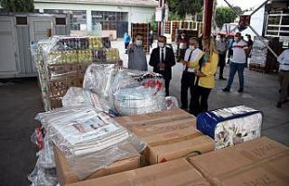 Tarsus’tan İzmir’e 6 tır yardım malzemesi gönderildi
