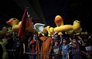 Tayland’da monarşi karşıtları yeniden sokaklarda