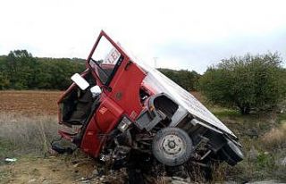 Tekirdağ’da kamyon şarampole uçtu: 3 yaralı