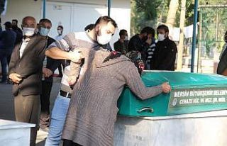 Tekne faciası kurbanları Mersin’de toprağa verildi
