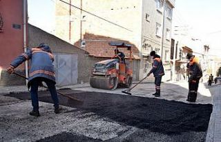 Tepebaşı’nda yol ve kaldırım çalışmaları