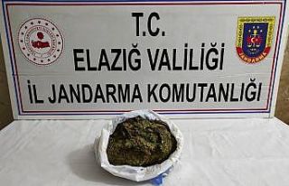Ticari taksi ile esrar getiren şüpheli yakalandı