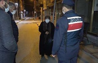 Ticari taksi sürücüsü, ekipleri görünce hasta...