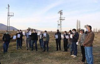 Tomarza’daki çiftçiler 40 bin TL’lik icra kağıtlarını...