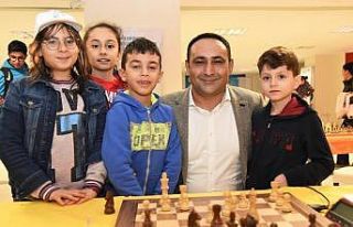 Toroslar Belediyesi, Atatürk’ü Anma Satranç Turnuvası...