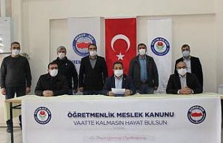 Turan: “Öğretmenlik Meslek Kanunu vaatte kalmasın,...