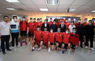 Turgutlu Belediyesi Erkek Voleybol takımı dördüncü...