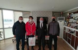 Türkiye şampiyonu Emir Akal ödüllendirildi