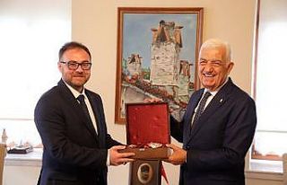 Ukrayna Antalya Konsolosu’ndan Başkan Gürün’e...